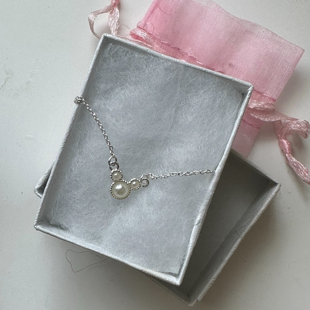 Pearly Silver Mini Mouse Head Necklace